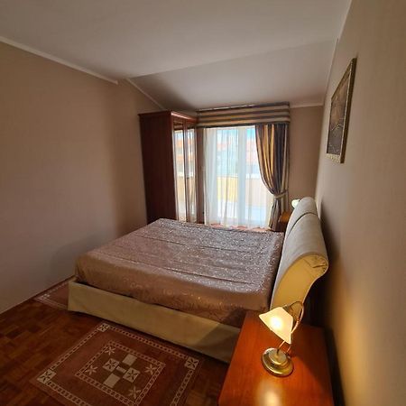 Apartment Sunny Пула Екстериор снимка