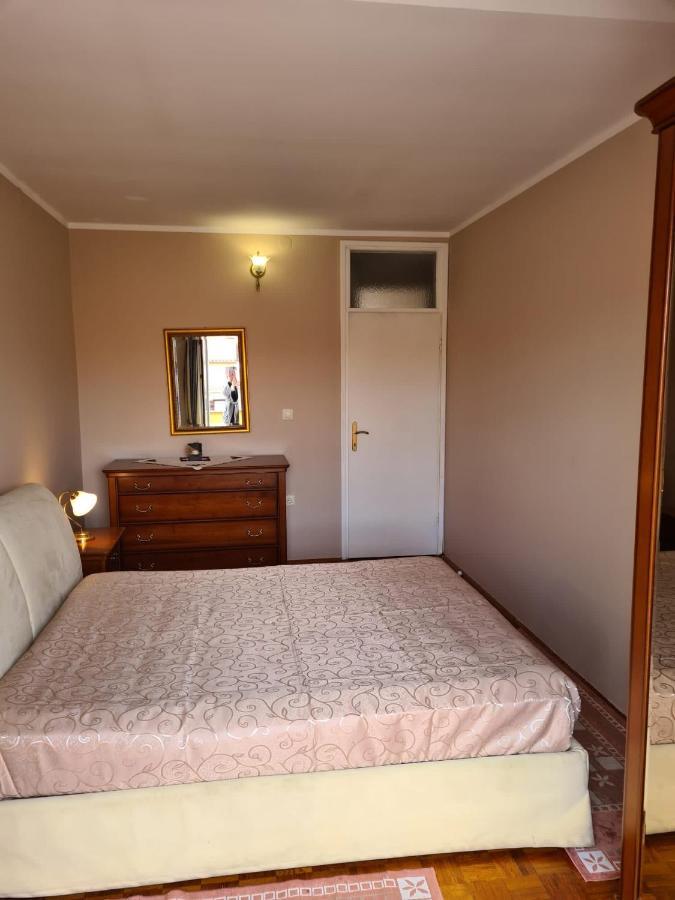 Apartment Sunny Пула Екстериор снимка