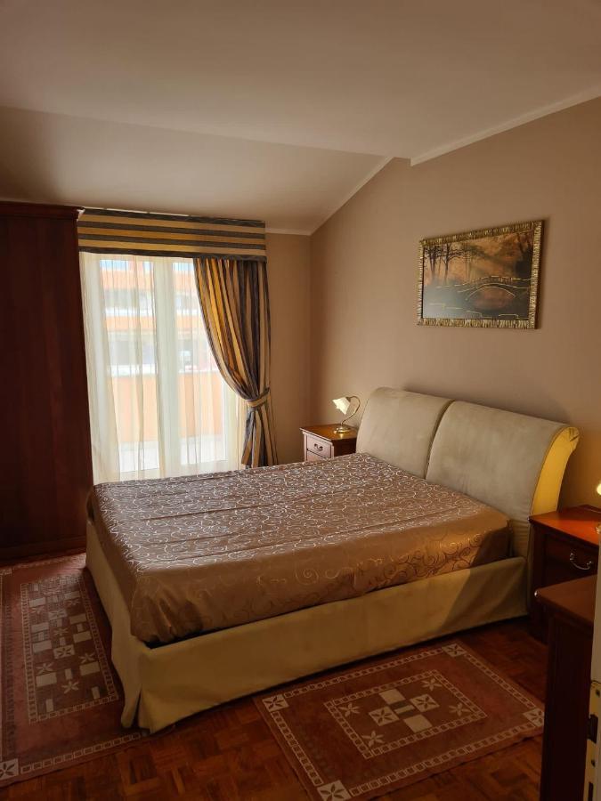 Apartment Sunny Пула Екстериор снимка